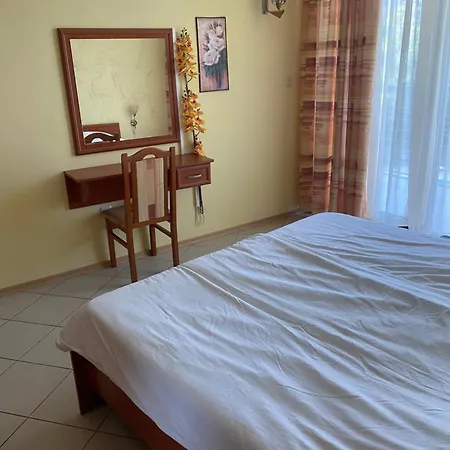 двустаен с гледка басейн до 4 души 303 Lejlighed Sunny Beach